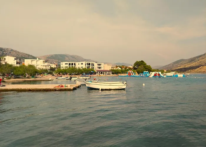 Apartman Entire House For Rent Grebastica